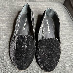 Lucky Brand Women's Black crushed Velvet Loafers.  Women’s 6
